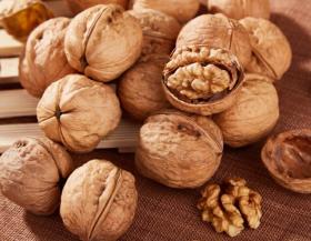 WALNUTS IN SHELL